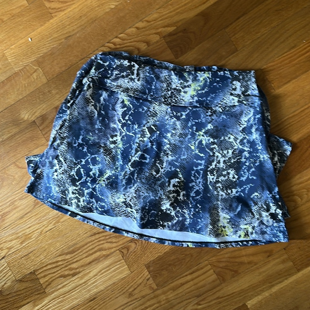 Dona Jo tennis skirt size 2 blue black snakeskin ruffle